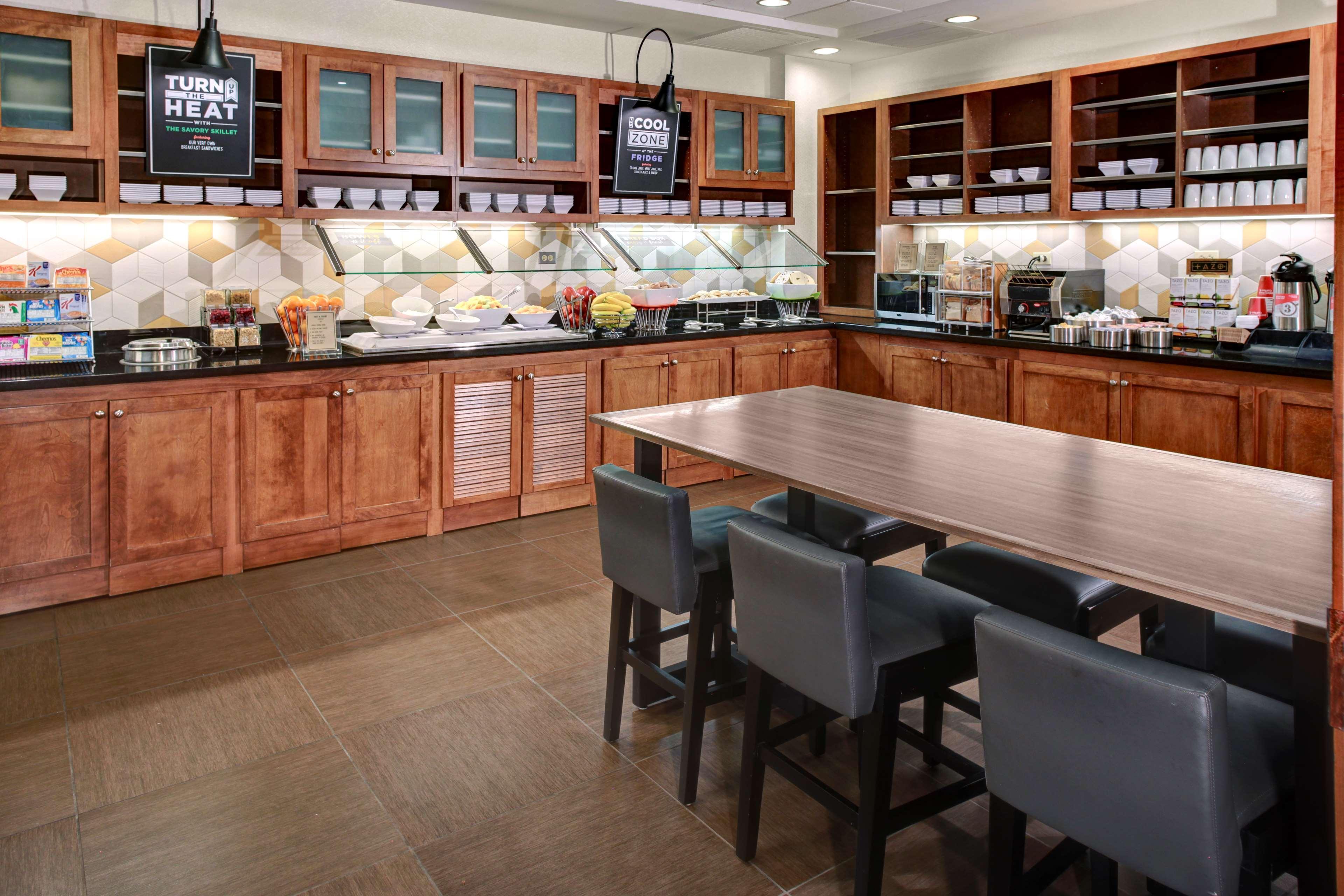 Hyatt Place Pittsburgh Airport - Robinson Mall Hotel