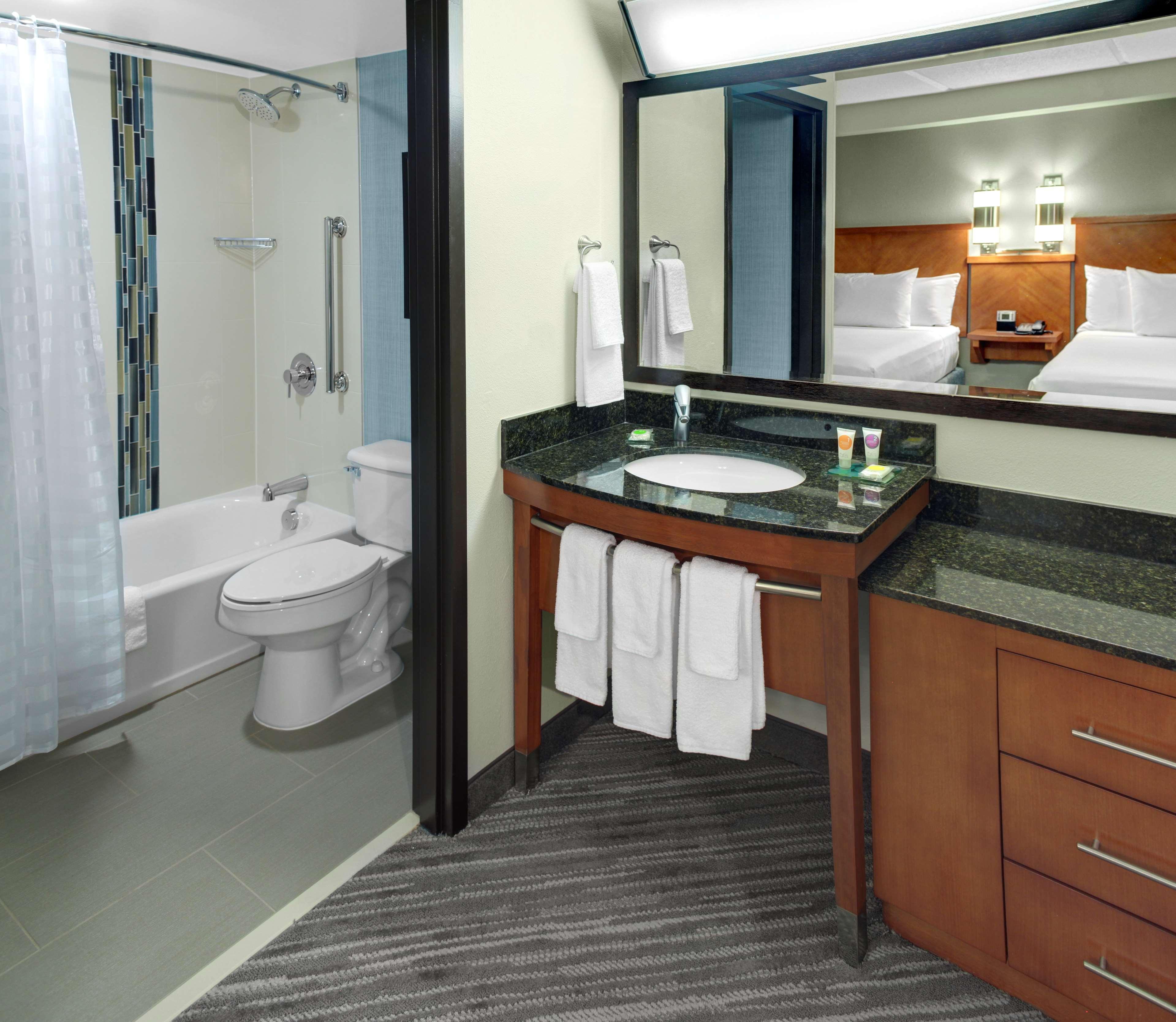 Hyatt Place Pittsburgh Airport - Robinson Mall Hotel 3*