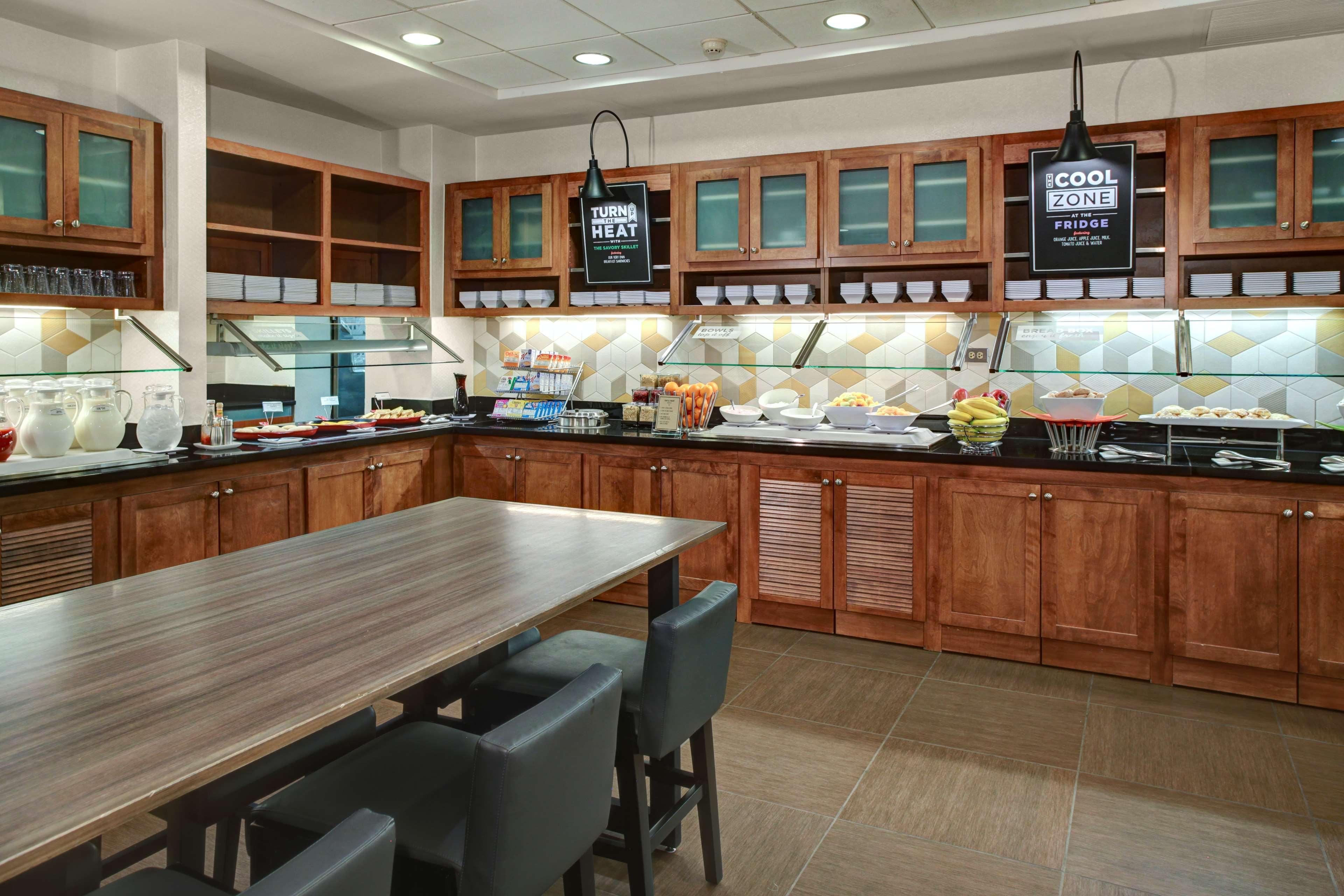 Hyatt Place Pittsburgh Airport - Robinson Mall Hotel