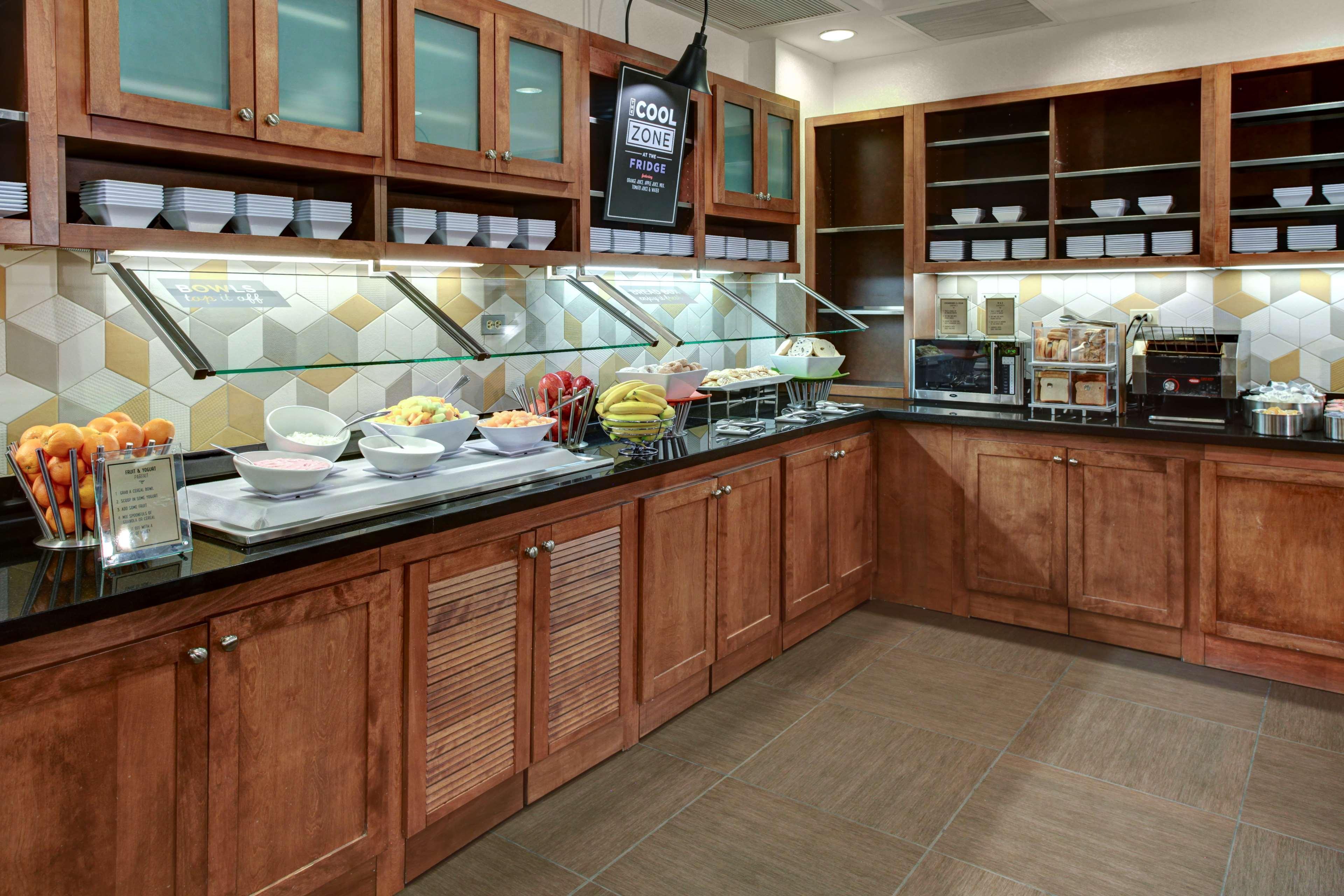 Hyatt Place Pittsburgh Airport - Robinson Mall