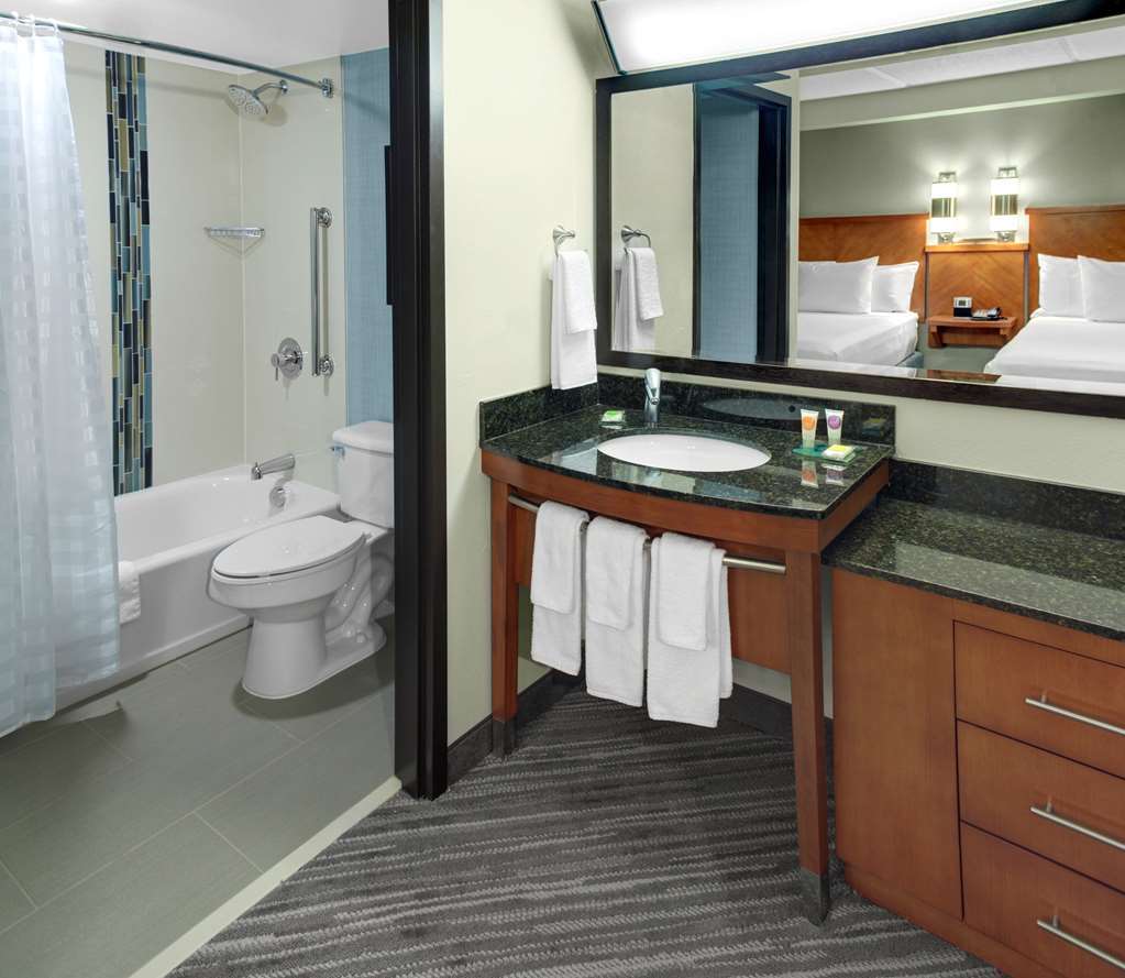 Hyatt Place Pittsburgh Airport - Robinson Mall Hotel 3*
